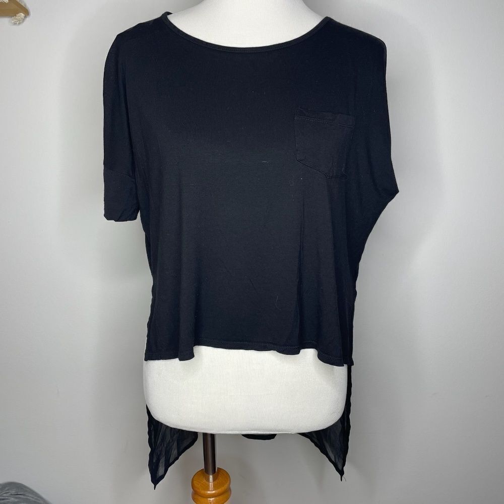 5/$25💜 Forever 21- Black Scoop Neck Tee w/ See through Bottom